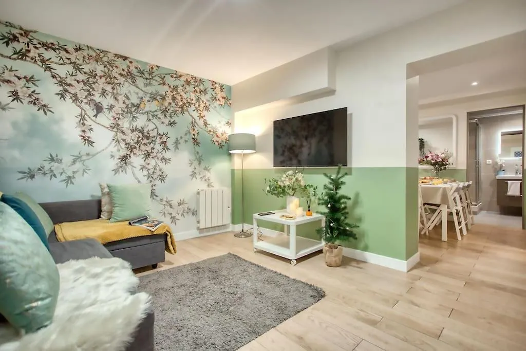 Amazing New Bastille 3 Bedrooms 2 Bathrooms * 파리